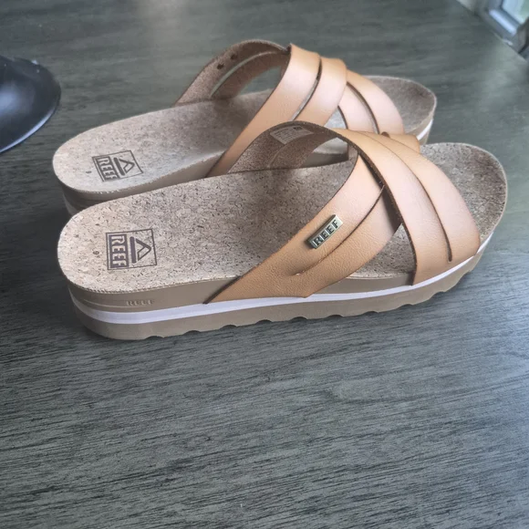 Tan REEF Women's Sandals Neutral Classic Timeless Casual Slip Ons - Picture 5 of 10